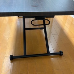 昇降式テーブルの画像