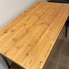 天然木ダイニングテーブルの画像