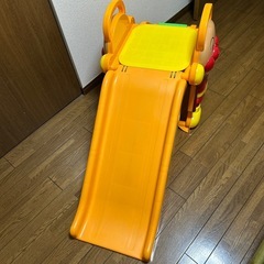 滑り台の画像