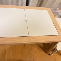 IKEA フリサット　テーブル　椅子付きの画像