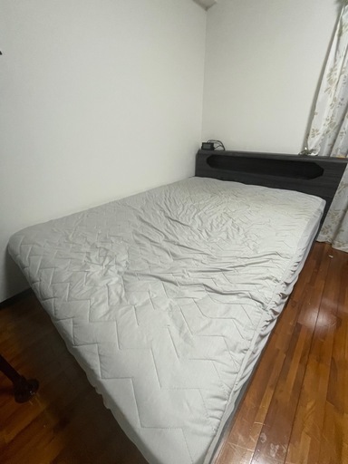 収納付きダブルベッド