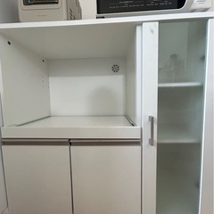 食器棚の画像