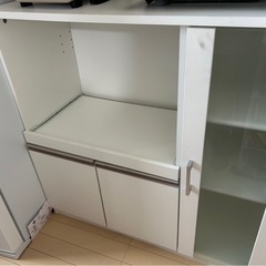 食器棚の画像