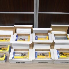 KOMATSU コマツ オリジナルミニチュア 非売品 9種類 株主優待 建設車両 作業車 ミニカー 小松製作所 まとめ売り 苫小牧西店の画像