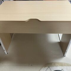 デスク（同デザインのもの複数台ありますの画像