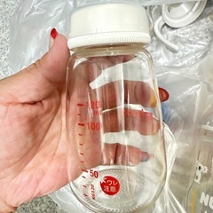 哺乳瓶の画像