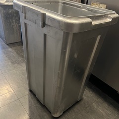 大型ゴミ箱（シルバー加工）の画像