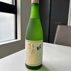 SHIMEHARITSURU 金ラベル 大吟醸 720mlの画像