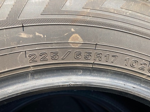 DUNLOP 225/65R17 24年製　冬タイヤ