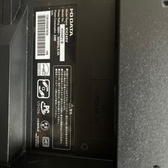 モニターと電源ケープルの画像