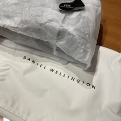 【新品未使用】 danielwellington クロスレザーバッグの画像