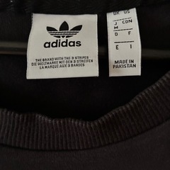アディダス黒Tシャツの画像