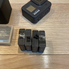 GoPro HERO8本体 バッテリー7個　充電器　sdカード128GB セットの画像
