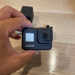 GoPro HERO8本体 バッテリー7個　充電器　sdカード128GB セットの画像