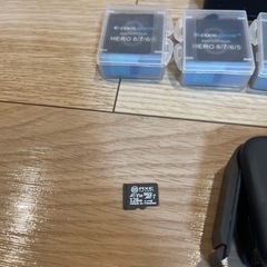 GoPro HERO8本体 バッテリー7個　充電器　sdカード128GB セットの画像