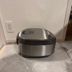 SHARP製炊飯器KS-S10J-Sの画像