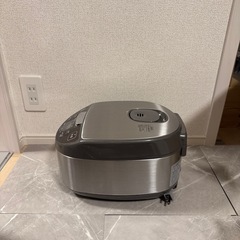SHARP製炊飯器KS-S10J-Sの画像
