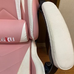 ゲーミングチェア　ピンクの画像