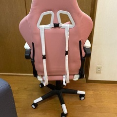 ゲーミングチェア　ピンクの画像