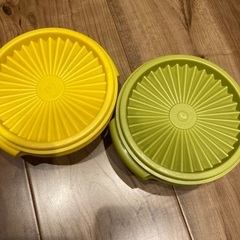 レトロな色の容器の画像