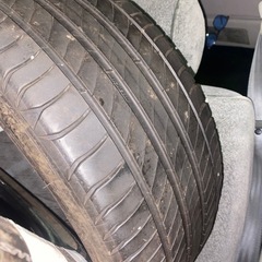 タイヤ225.40.18の画像