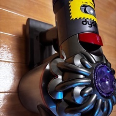 ダイソン　掃除機　v8 アダプター付き
の画像