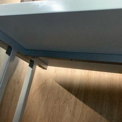 ハイテーブル1台(同じ物2台あり)の画像