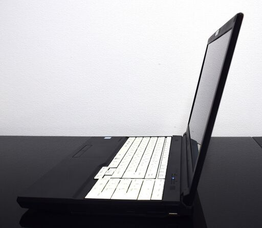 富士通高性能8世代i7最新Windows11メモリ8GB高速SSD240GBWifi接続可能カメラ内蔵