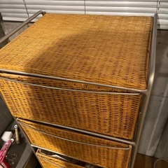 ラタンラック　棚の画像