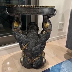 ゴリラ　サイドテーブルの画像
