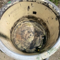 FRP水槽　丸型　大きな水桶　T型　の画像