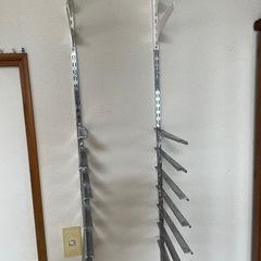 スチール製シルバー棚受け金具7個セット約35cmの画像
