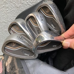 ブランド🔴ゴルフクラブ一式とゴルフバッグセットの画像