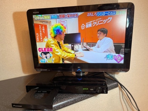 AQUOSテレビ、パイオニアDVDプレーヤーのセット