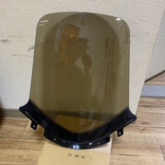 マジェスティ125純正スクリーン中古の画像