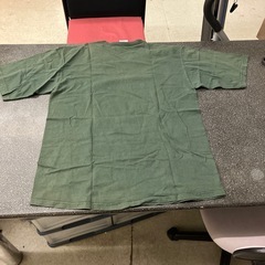K2509-120 TOMMY HILFIGER Tシャツ ワンポイント モスグリーン 毛玉色あせ有り サイズ:XLの画像