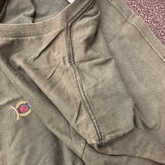 K2509-120 TOMMY HILFIGER Tシャツ ワンポイント モスグリーン 毛玉色あせ有り サイズ:XLの画像