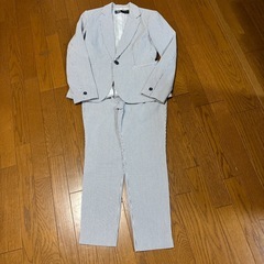 ZARAパンツスーツの画像