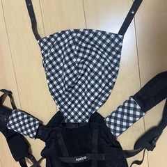 抱っこ紐　アップリカ　黒　よだれカバー　フードの画像