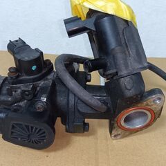スロットルボディ（ジャンク品）の画像