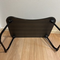 折りたたみテーブルの画像