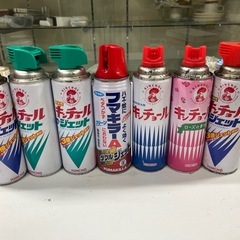 【引き渡し予定者あり】無料で差し上げます。殺虫剤　フマキラー8本他色々　残量まちまち　画像参照してください。まとめて引き取り希望の画像