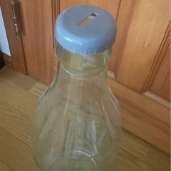 コーラボトル型貯金箱の画像