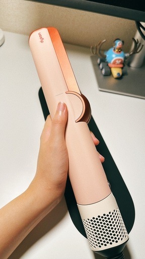 《売約済》ht01　Dyson airstrait さくらチェリー　ドライヤー　アイロン