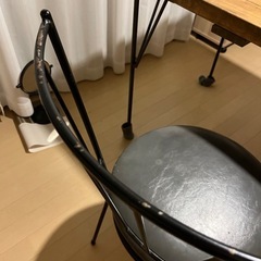 アンティーク ダイニングテーブル 椅子 幅134.5cm x 奥行62.5cm ウッド ハンドメイド品 木目 茶 オシャレの画像