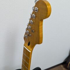 フレイムメープルネックのストラトモデルの画像