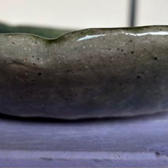 葉っぱ型 緑色 陶器 皿の画像