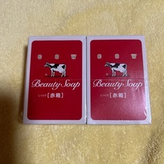 (新品未使用)牛乳石鹸　赤　しっとりの画像