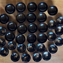 黒い漆器 お椀 花装飾17セットの画像