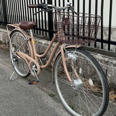 ＜整備済・美品車＞KRIOS・シティサイクル 26インチ自転車・外装6段変速・LEDオートライト・ベージュ色の画像